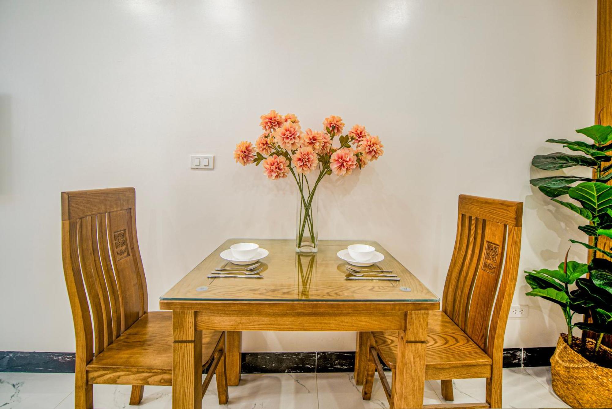 Lily - Confetti Nguyen Cong Tru Hà Nội